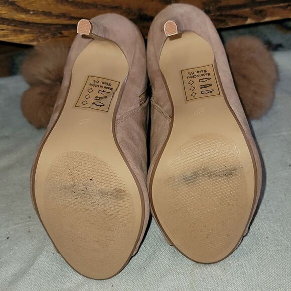 Beautiful Shoe Republic L.A. Fuax Suade Booties! - Picture 7 of 9